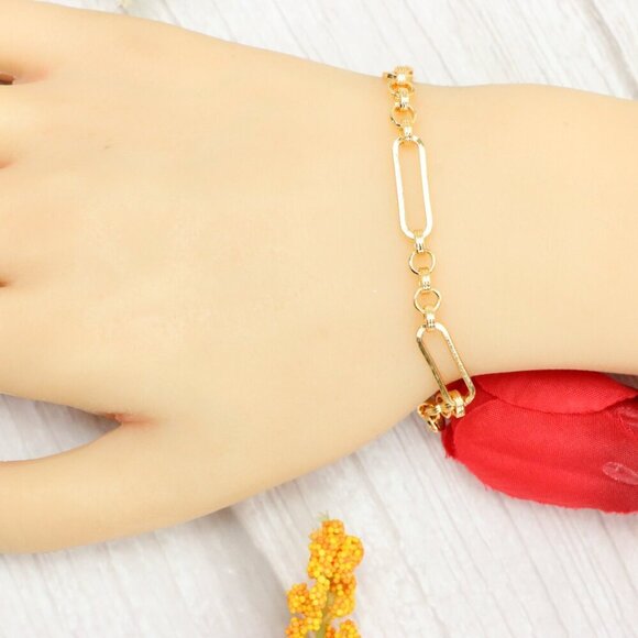 "Trendy Handmade Bracelet – A Thoughtful Gift for Girls & Women | UNVRC1533 - Picture 5 of 10